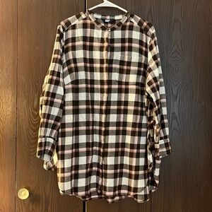 Land’s End women’s long sleeved flannel shirt. White/ black/ pink. Size 3XL